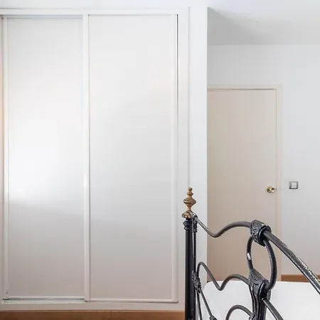 아파트 Flatguest Triana Urbano *